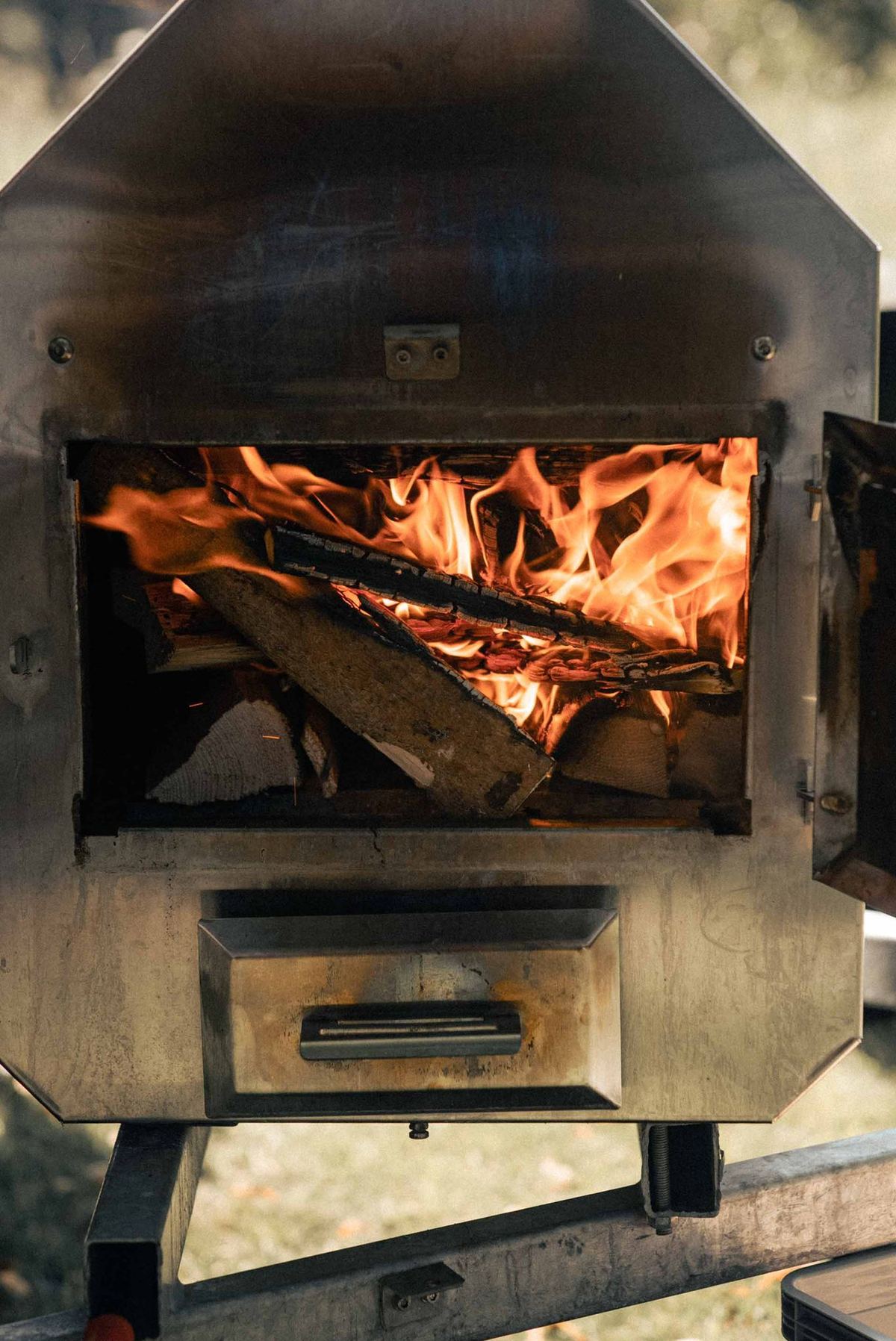 Hot Tub Holzofen mit Feuer